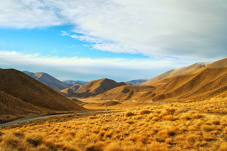 barren-desert-dry-hills-preview.jpg