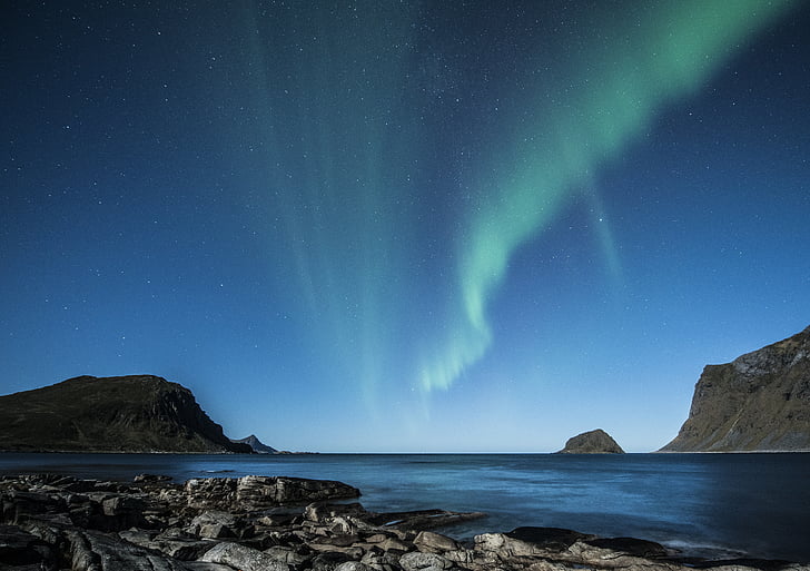 aurora-borealis-lofoten-norway-night-preview (1).jpg