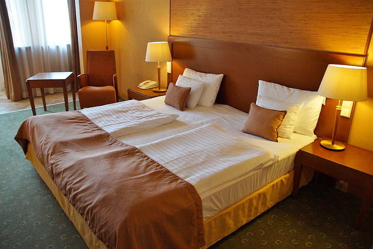 bed-double-bed-hotel-room-preview.jpg